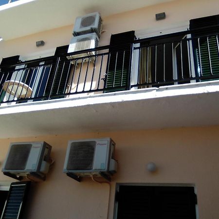 Georgia Beach Apartments Mesongi Exterior photo